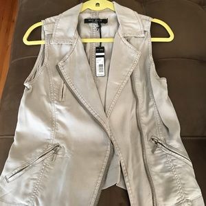 Tan Canvas Zippered Vest